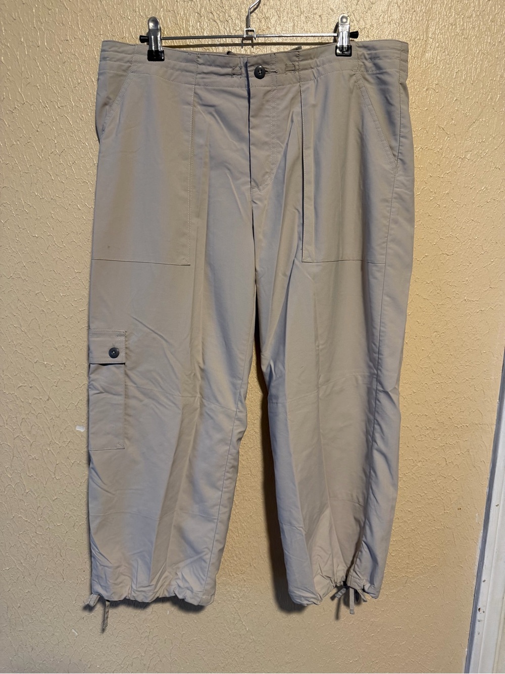 Patagonia Capri Pants Size 12 Drawstring Waistband & Hem Beige